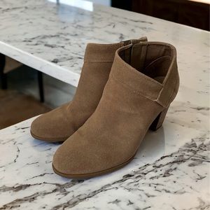 Koolaburra by UGG Amalea Womens 10 Stacked Heel Suede Booties